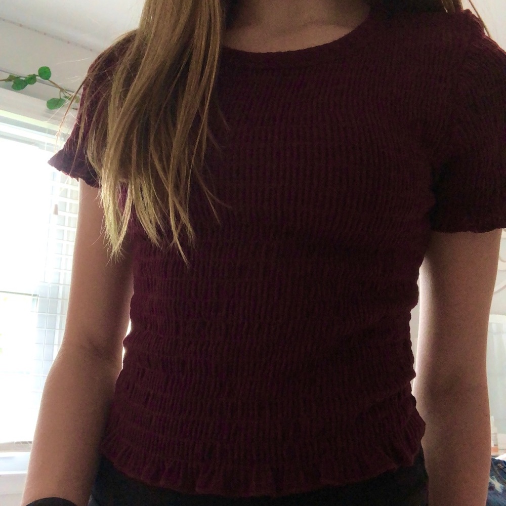 maroon sky and sparrow shirt        size: S